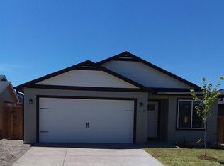 1030 Cherry St, Central Point, OR