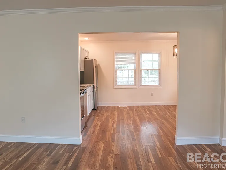 304 Kidder St — Photo 8