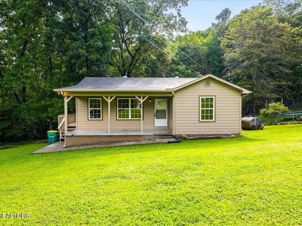 810 S 17th St, La Follette, TN 37766