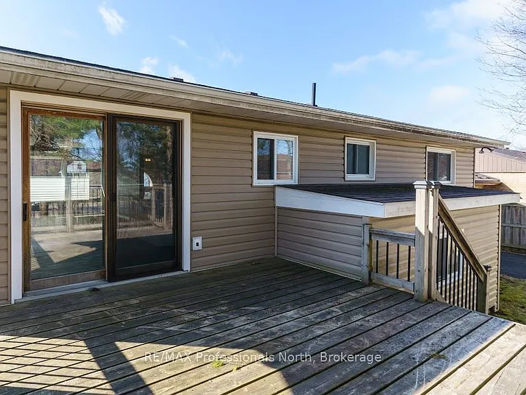 140 Elder St — Photo 24