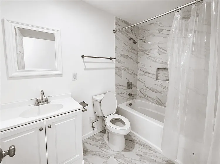 6029 Del Amo Blvd — Photo 10