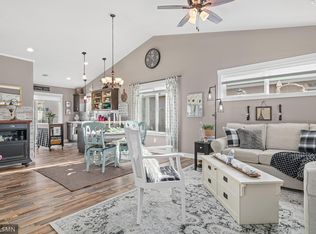 31669 McGuire Trl, Lindstrom, MN 55045