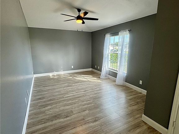 5th image of 4305 NE 20th Pl