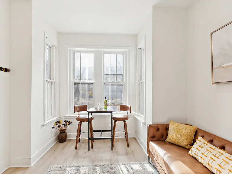 134 F St SE #2 — Photo 8