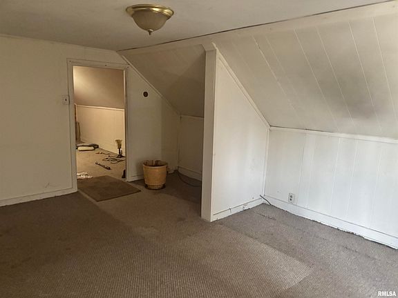 5th image of 2813 W Marquette St