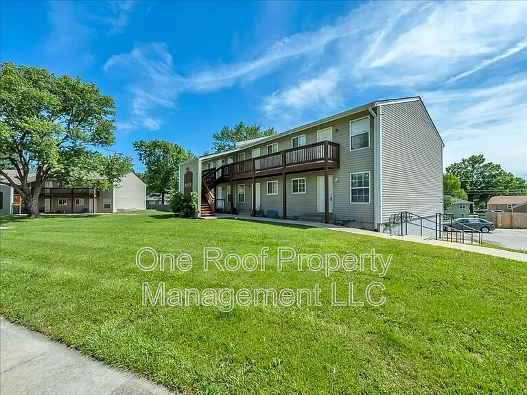 2001 Chateau Dr #A — Photo 4