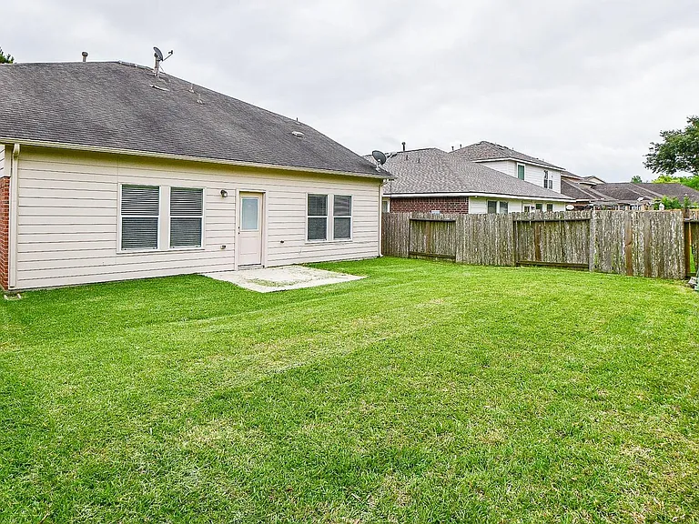 5327 Stonegate Dr — Photo 36