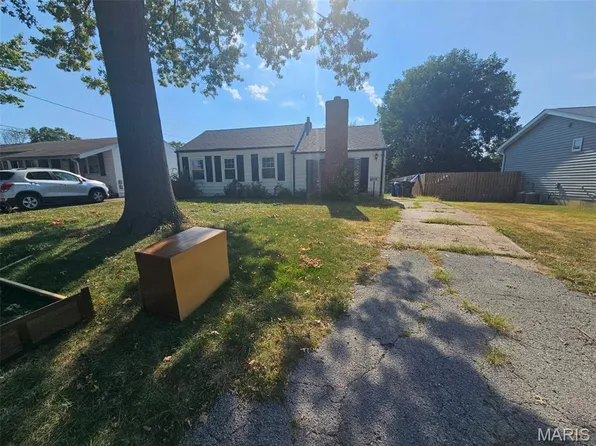 8114 Waddell Ave, Saint Louis, MO 63125