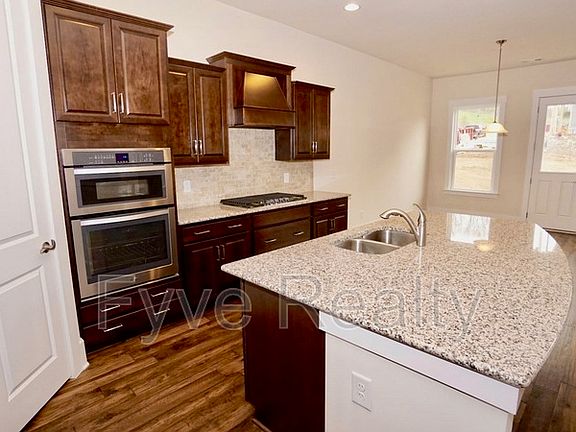4th image of 1355 Fairbanks St