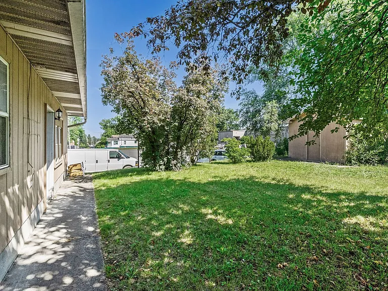 2451 Albany St — Photo 13