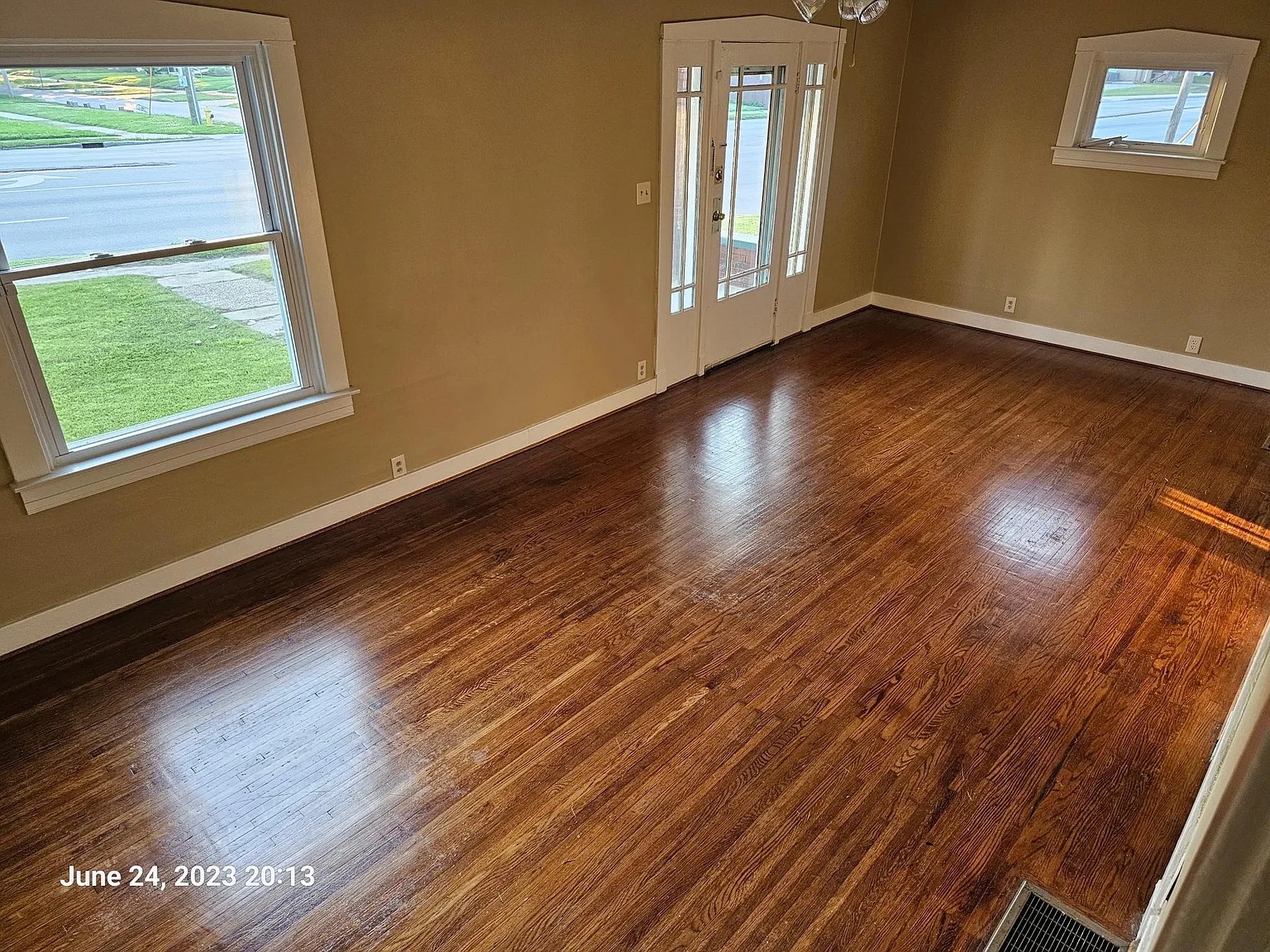 3 bed, 1200 sqft, $1,195 — Photo 3