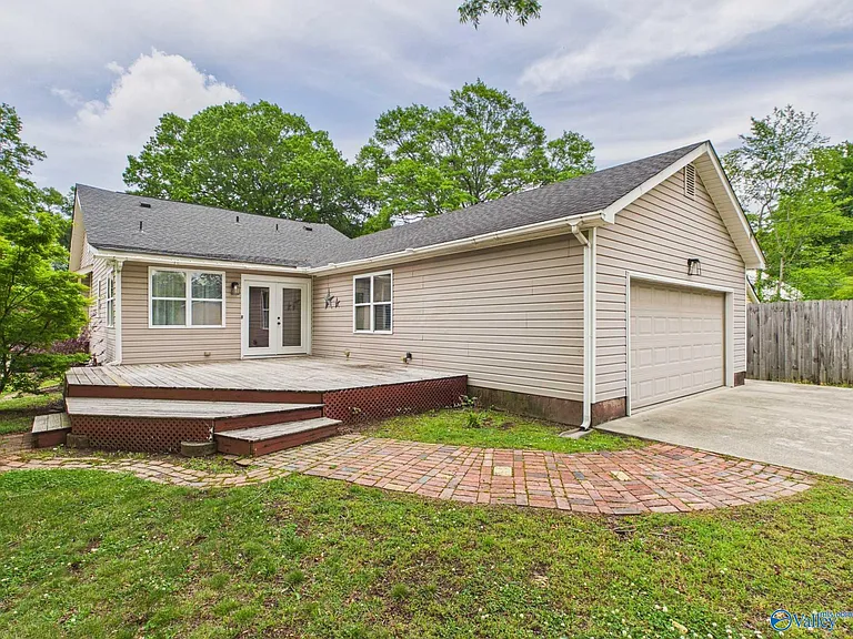 501 Prospect Dr SE — Photo 41