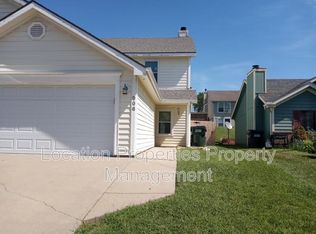 906 Christie Ct, Lawrence, KS 66049