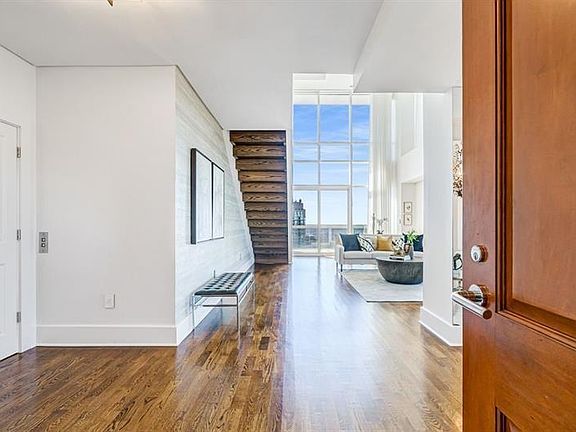 2nd image of 2881 Peachtree Rd NE APT 2405