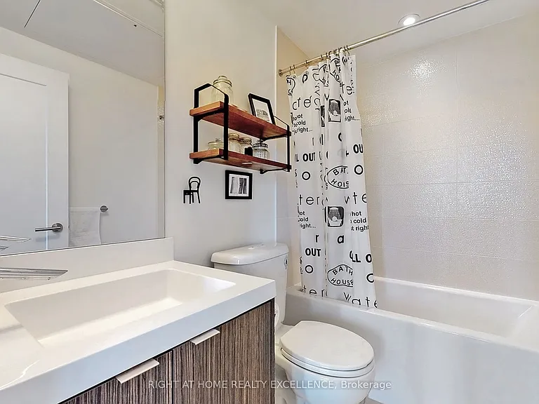 10 York St #2203 — Photo 22