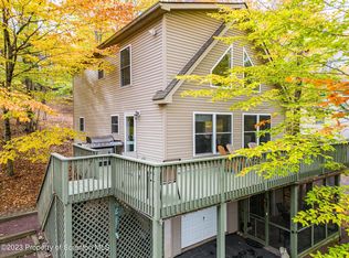 1009 Tomahawk Rd, Lake Ariel, PA 18436