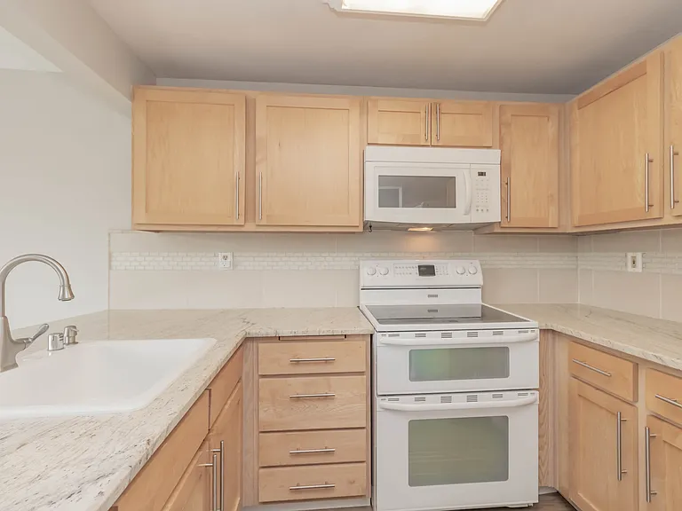 28606 16th Ave S #303 — Photo 23