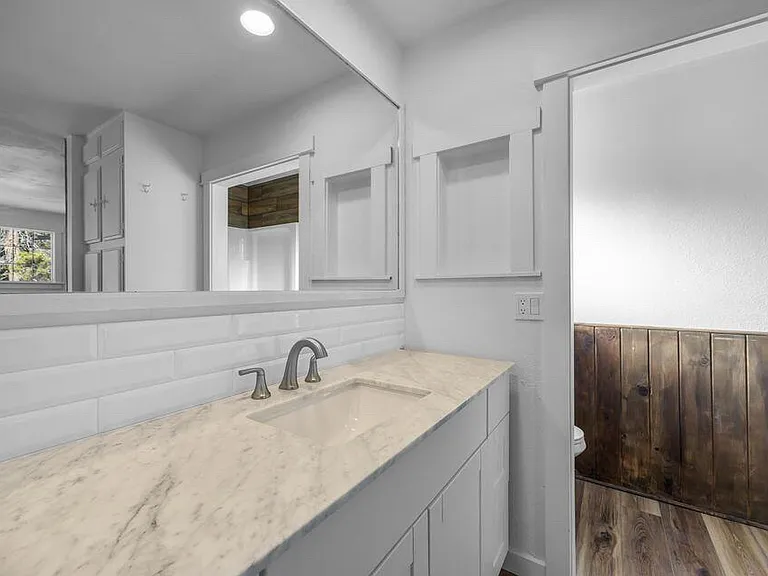 15969 Jacobsen Rd — Photo 12