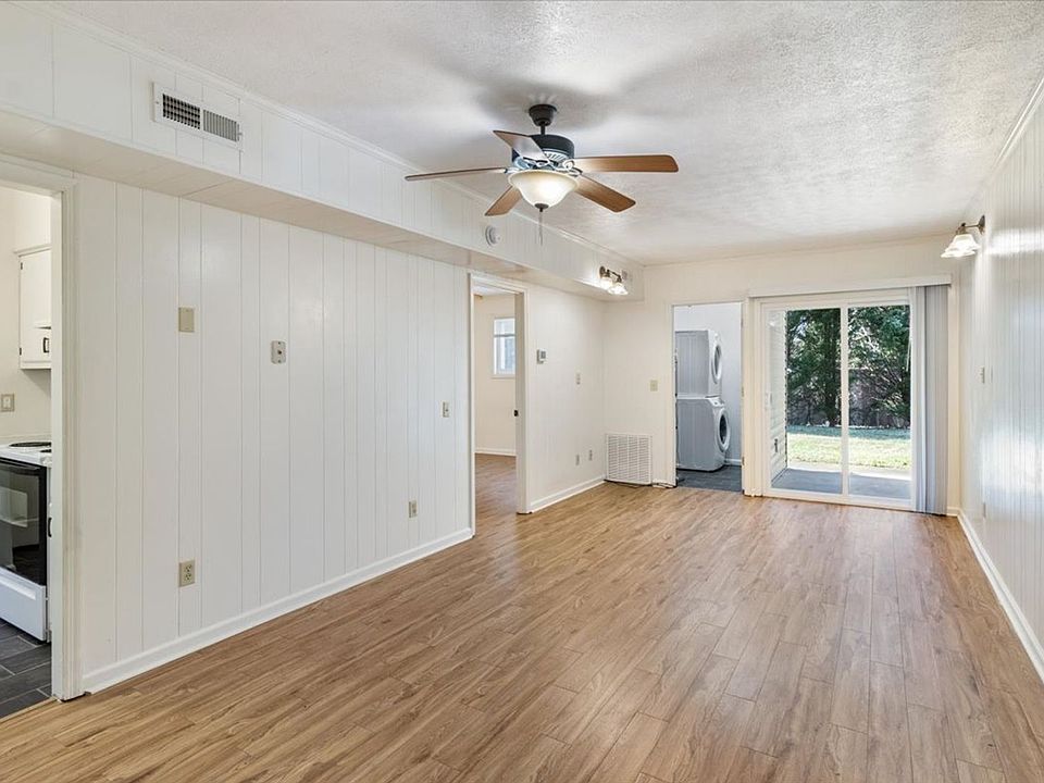 1st image of 14 Woodstone Dr APT 20