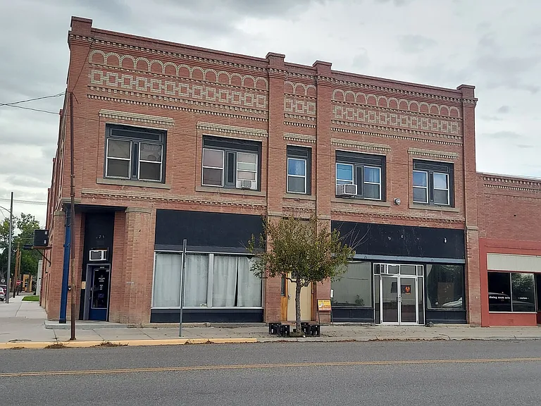 219 W Main St — Photo 2