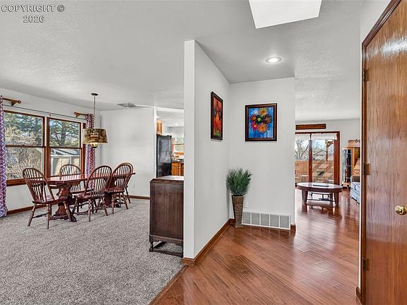 4th image of 840 Ridgewood Ct