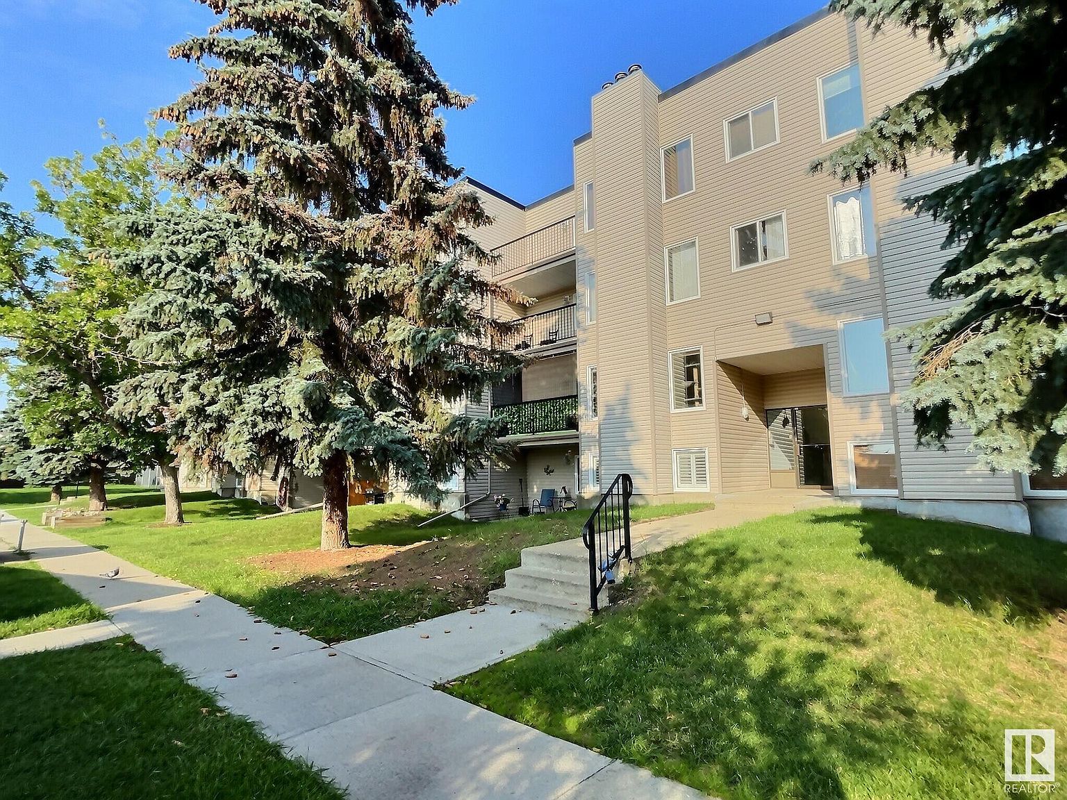 9810 178th St NW, Edmonton, AB T5T 3H4 | MLS #E4358716 | Zillow