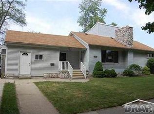 5858 Cornell St, Taylor, MI 48180