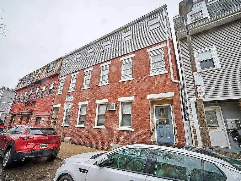 241 E St #3 — Photo 8