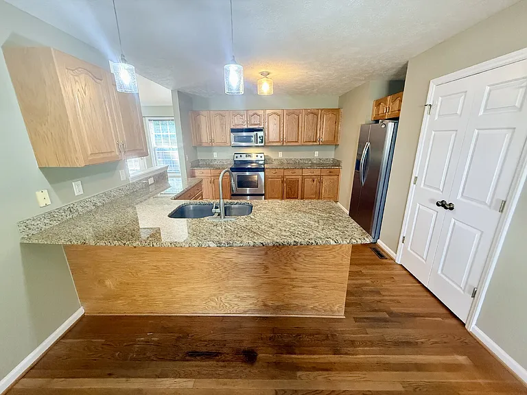 42 Mayflower Ct — Photo 5