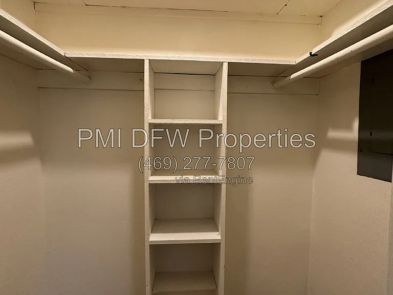 2120 Blossom Ln — Photo 7