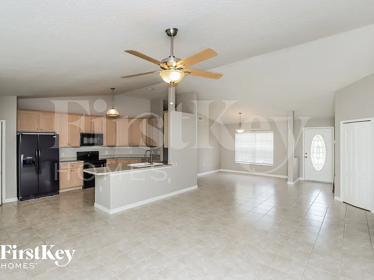 766 Altara Ln NE — Photo 4