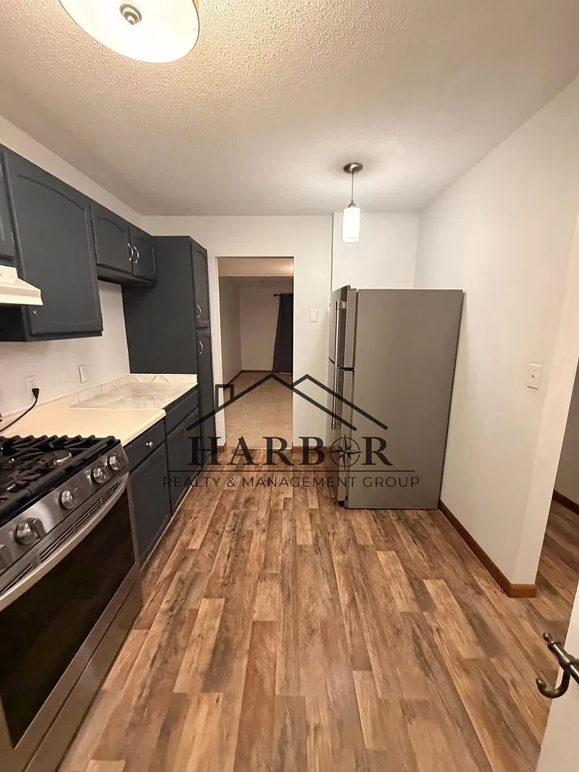 Beautiful 2 Bedroom Townhome in Owatonna, MN — Photo 1