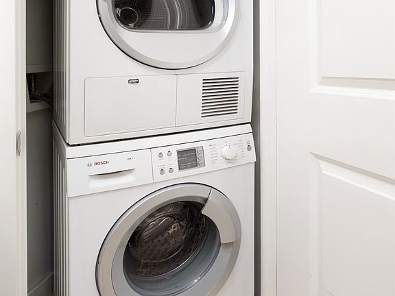 3rd image of 733 Chestnut St APT 6