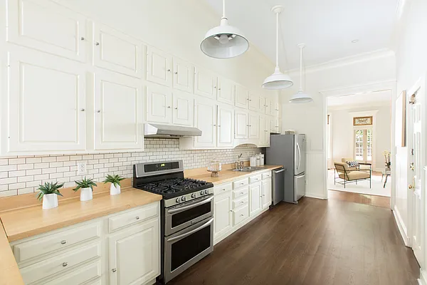 Sold by Compass | media 7