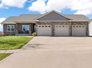904 Horizon Dr, Tiffin, IA 52340