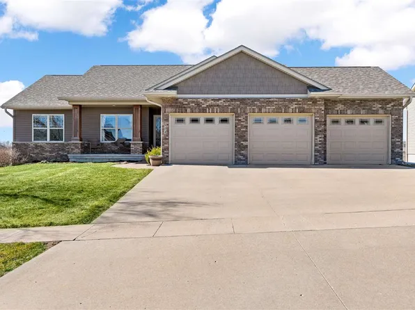 904 Horizon Dr, Tiffin, IA 52340