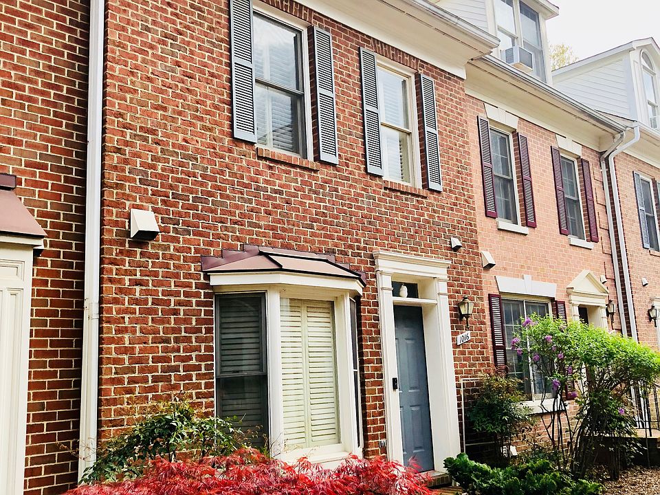 Front Of Town home