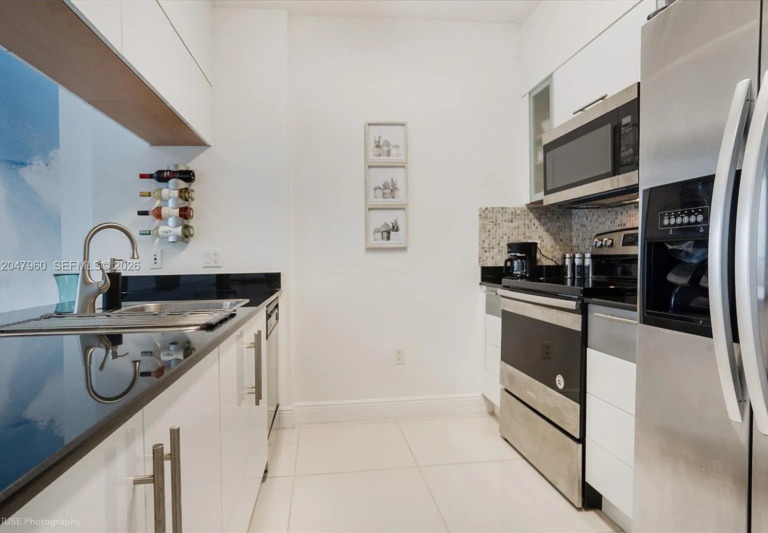 Opera Tower Condo — Photo 3