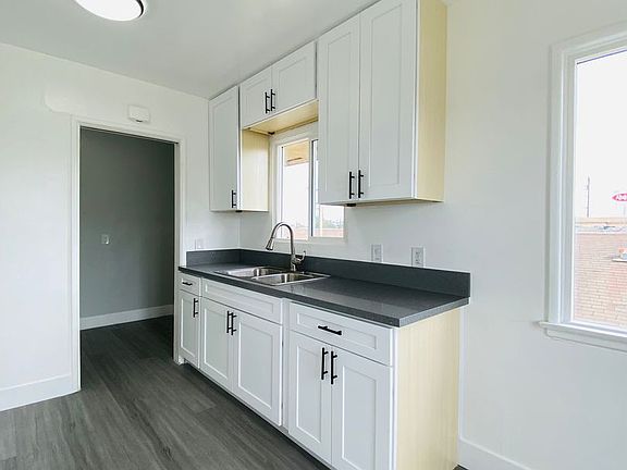 4th image of 11742 S Vermont Ave #4