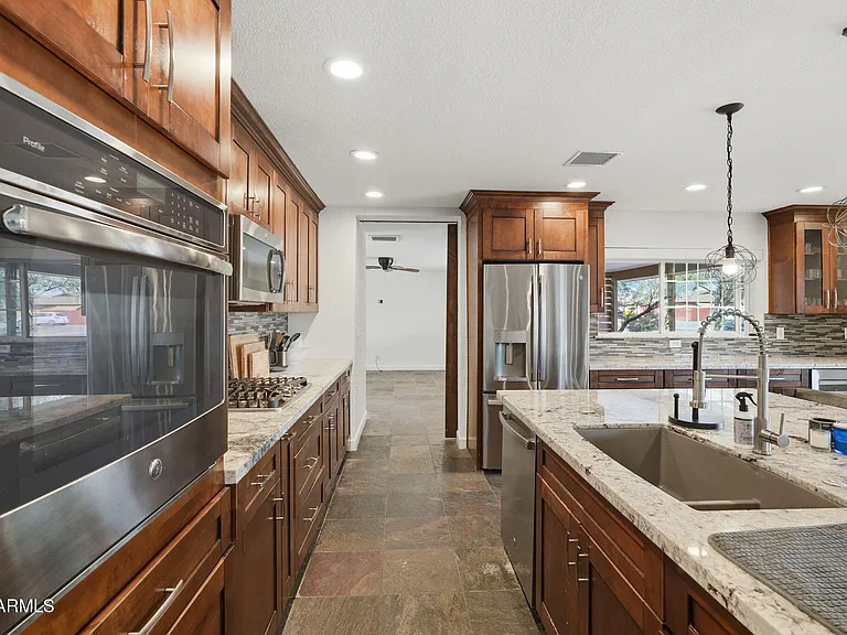 8307 E Clarendon Ave — Photo 12