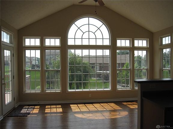 4th image of 1190 Terrington Way
