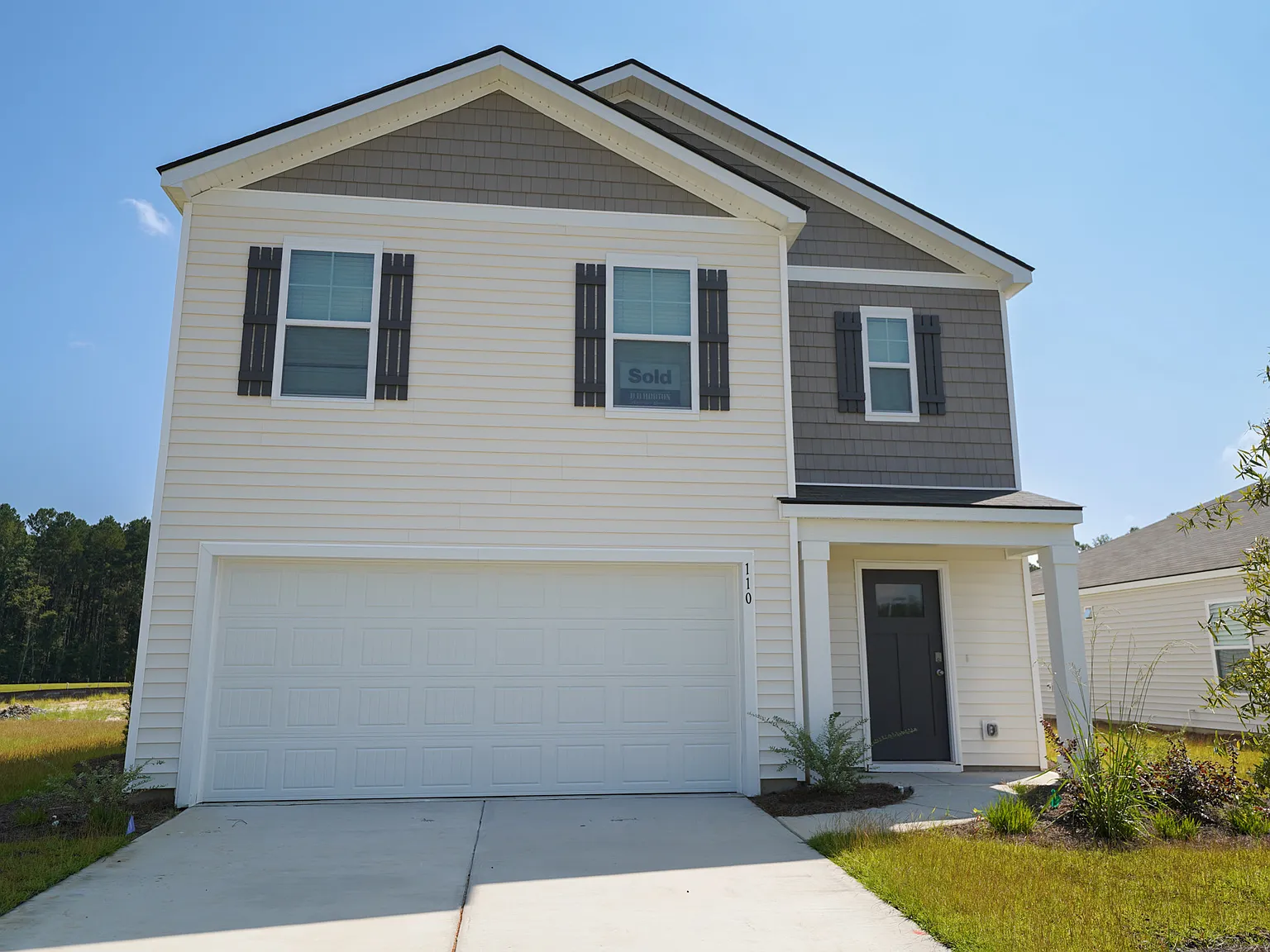 5 bed, 2361 sqft, $2,150 — Photo 3