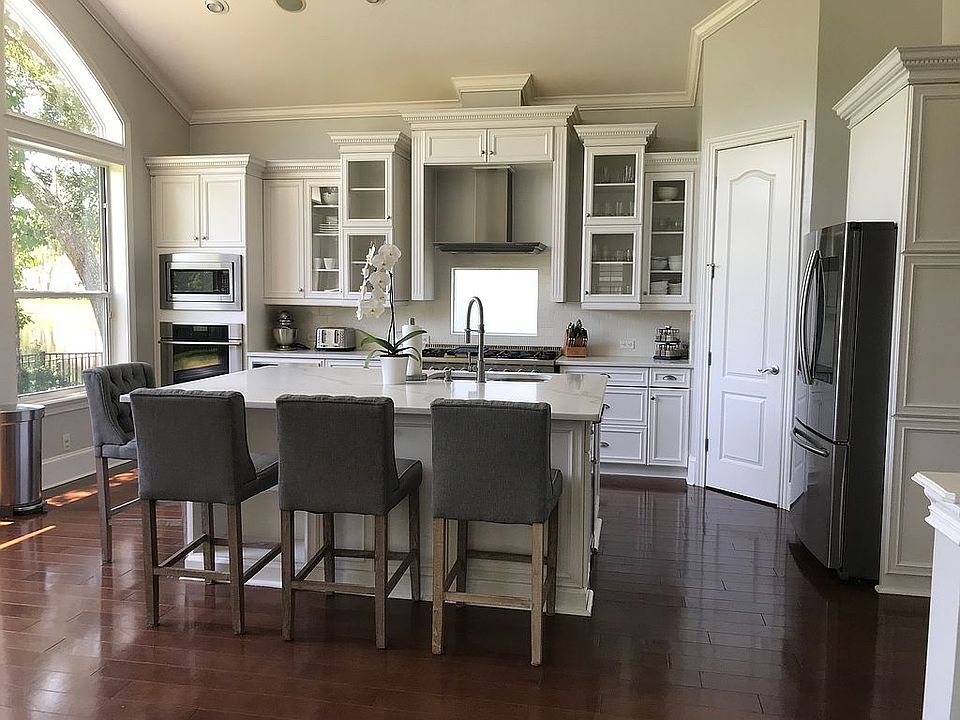 1st image of 824 Baytree Ln