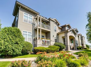 1256 County Road D E APT 204, Maplewood, MN 55109