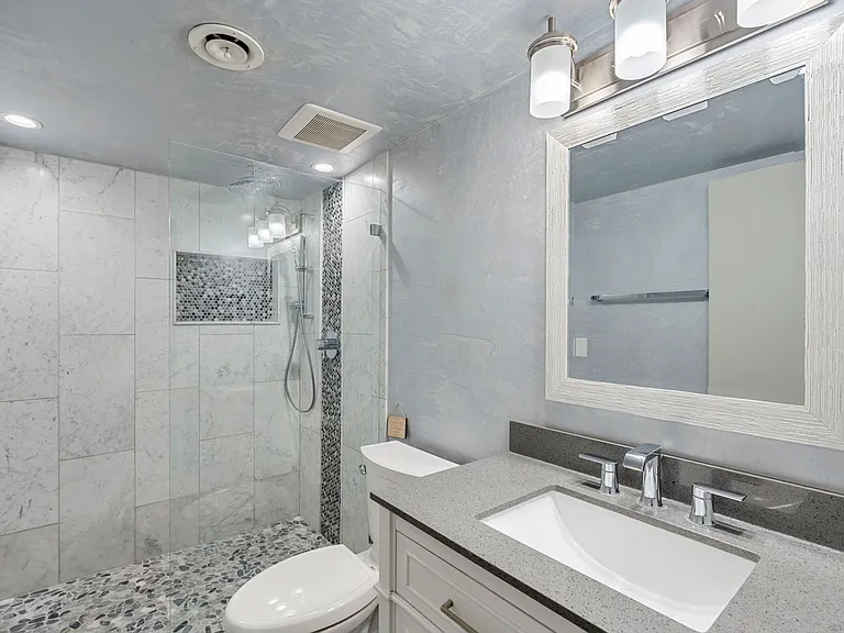 6900 N Highlands Dr — Photo 21