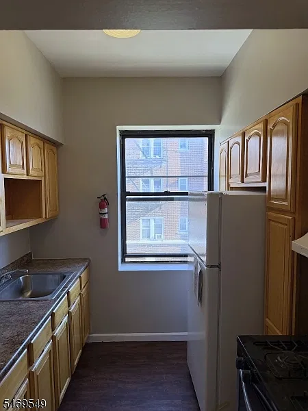 1 bed, 1.0 bath, $1,600 — Photo 3