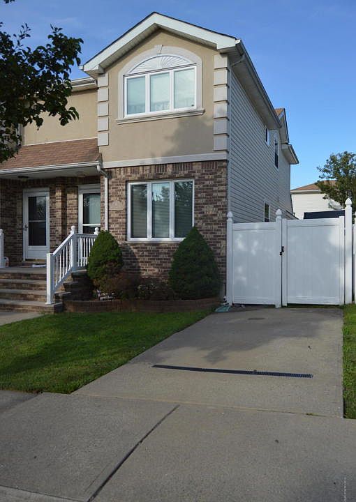 1st image of 61 Kenilworth Ave