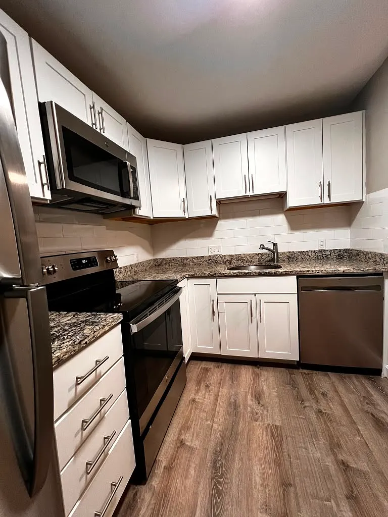 2 bed, $2,700 — Photo 2