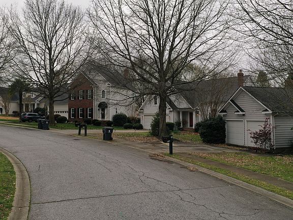 3rd image of 105 Misty Meadow Dr