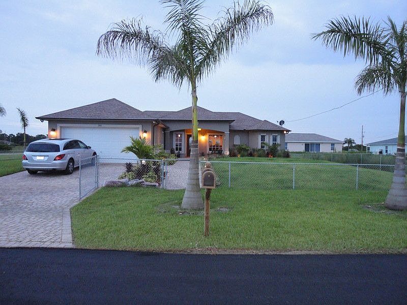 1st image of 386 Petite Ave